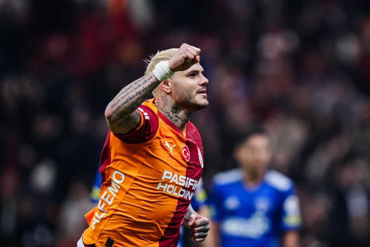 Galatasaray ilk yarıyı lider kapattı