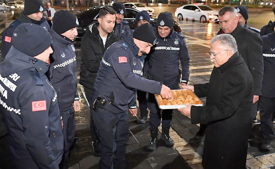 Başkan Büyükkılıç, yeni yıla görev başındaki ekiplerle girdi