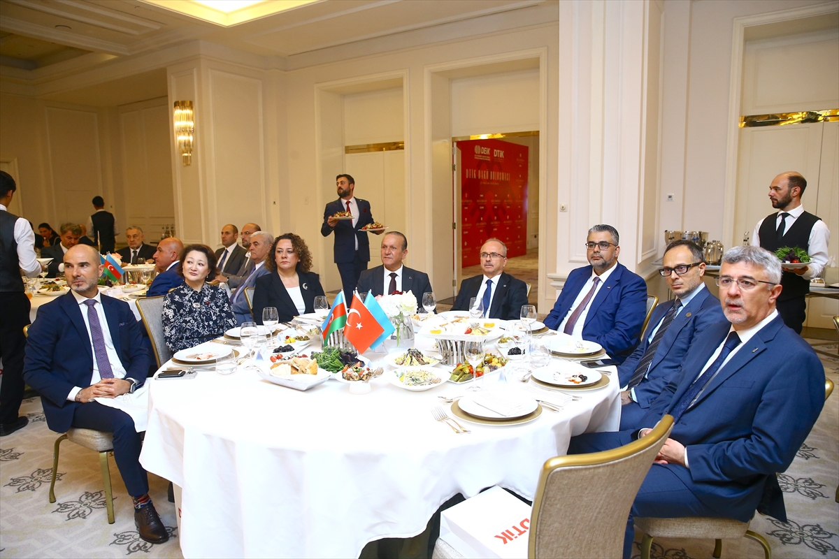 Dünya Türk İş Konseyi, iş insanları ve devlet yetkililerini Bakü'de buluşturdu 