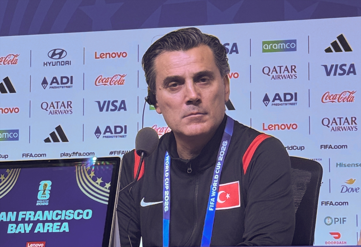 A Milli Futbol Takımı Teknik Direktörü Montella, Türkiye-Paraguay maçını değerlendirdi