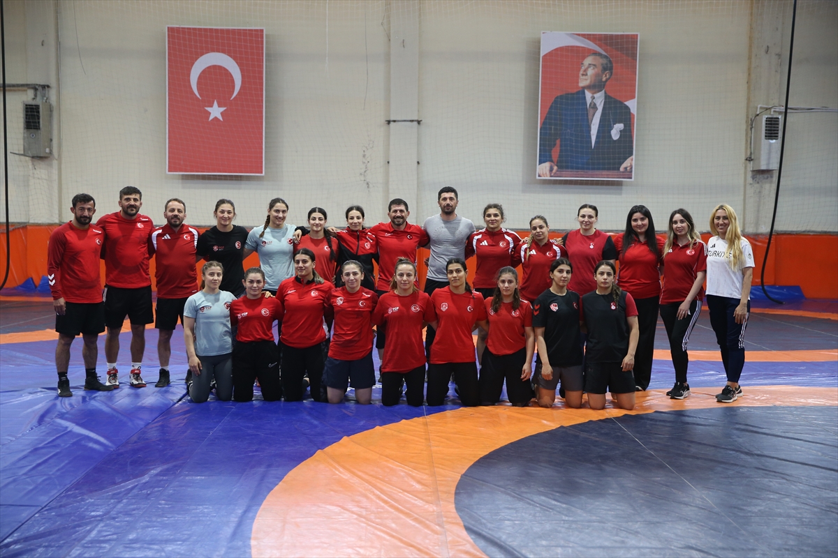 Kadın Güreş Milli Takımı, uluslararası organizasyonlar için Aladağlar'da güç depoladı