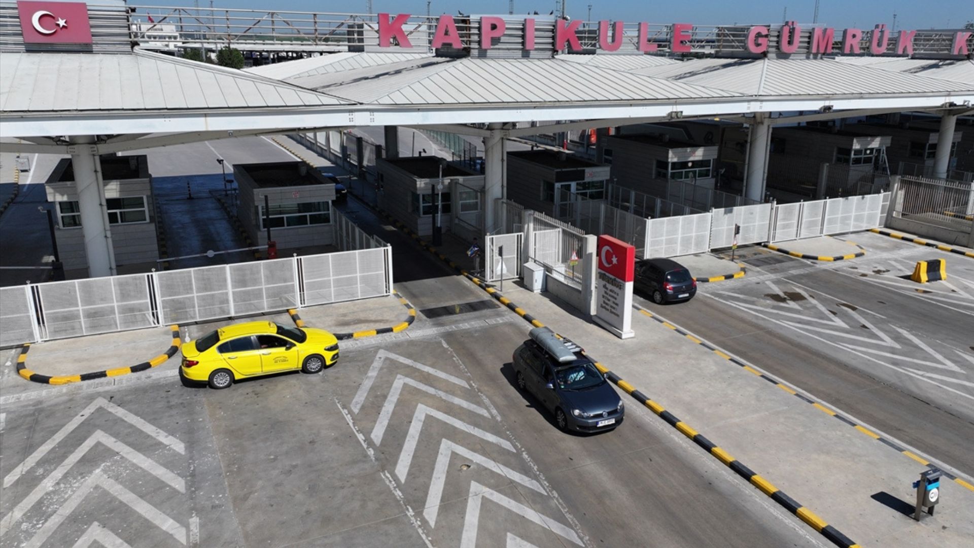 Gurbetçiler ana vatana kavuşmanın mutluluğunu yaşıyor