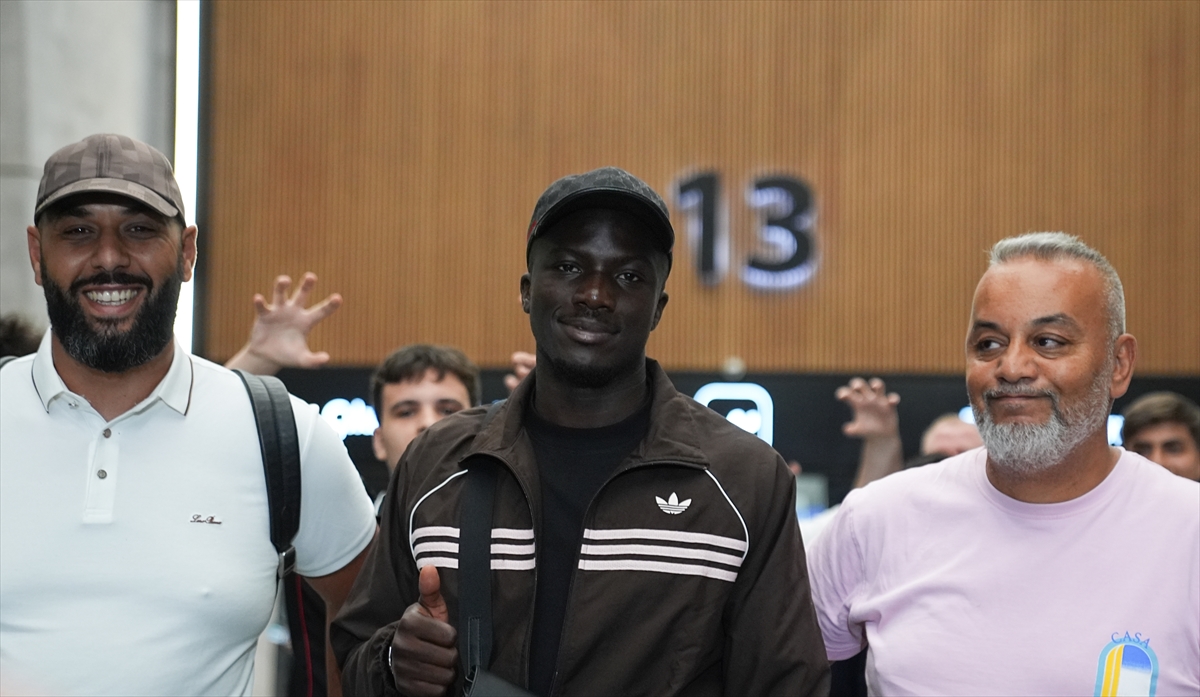 Beşiktaş'ın prensip anlaşmasına vardığı Kassoum Ouattara, İstanbul'a geldi