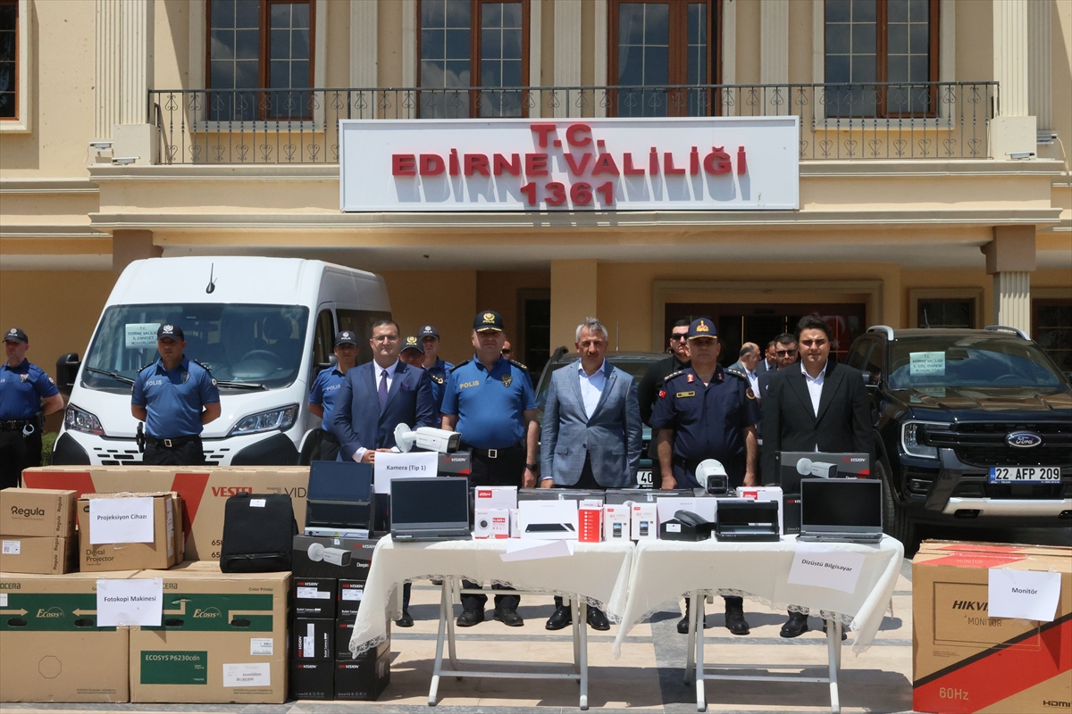 Edirne'de sınır güvenliği için tahsis edilen araçlar tanıtıldı