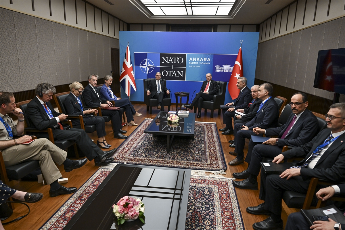  Cumhurbaşkanı Erdoğan'dan, NATO Zirvesi'nde yoğun diplomasi trafiği