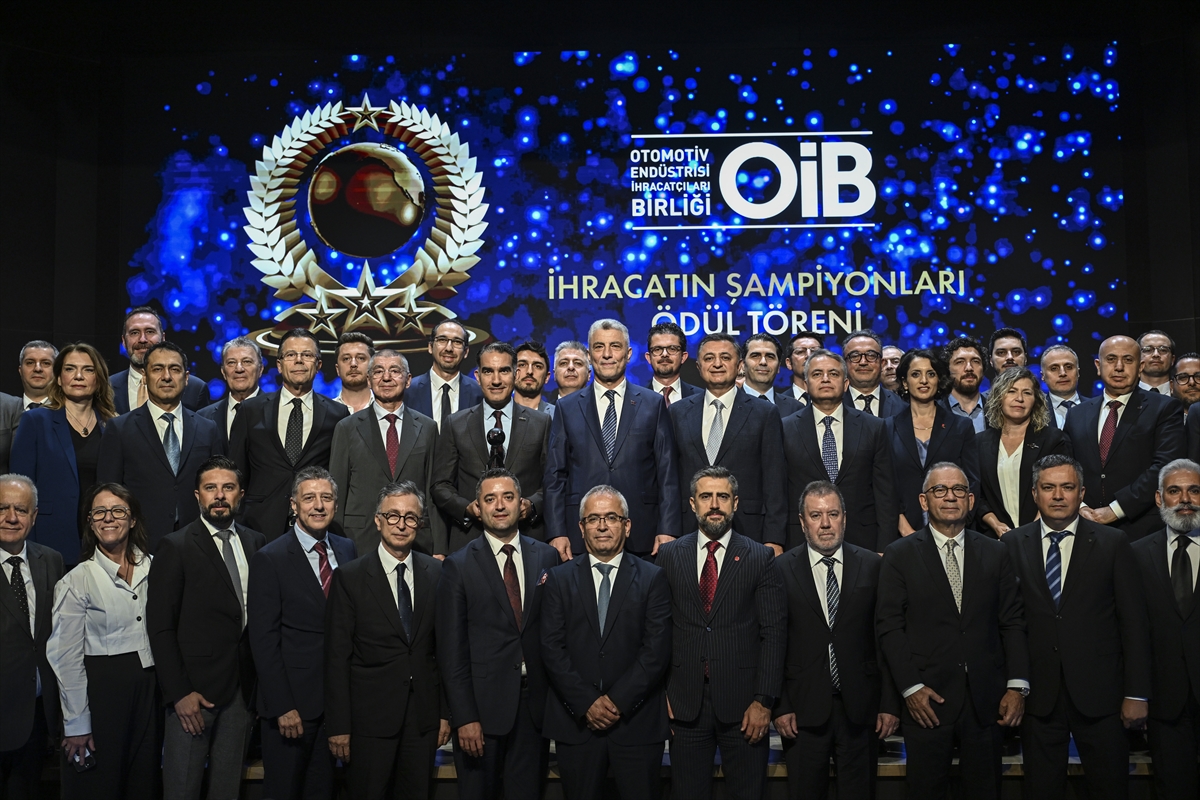 Bakan Bolat, İhracatın Şampiyonları Ödül Töreni'nde iş insanlarıyla buluştu