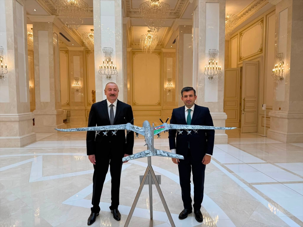 Cumhurbaşkanı Aliyev, Baykar Yönetim Kurulu Başkanı Bayraktar'ı kabul etti 