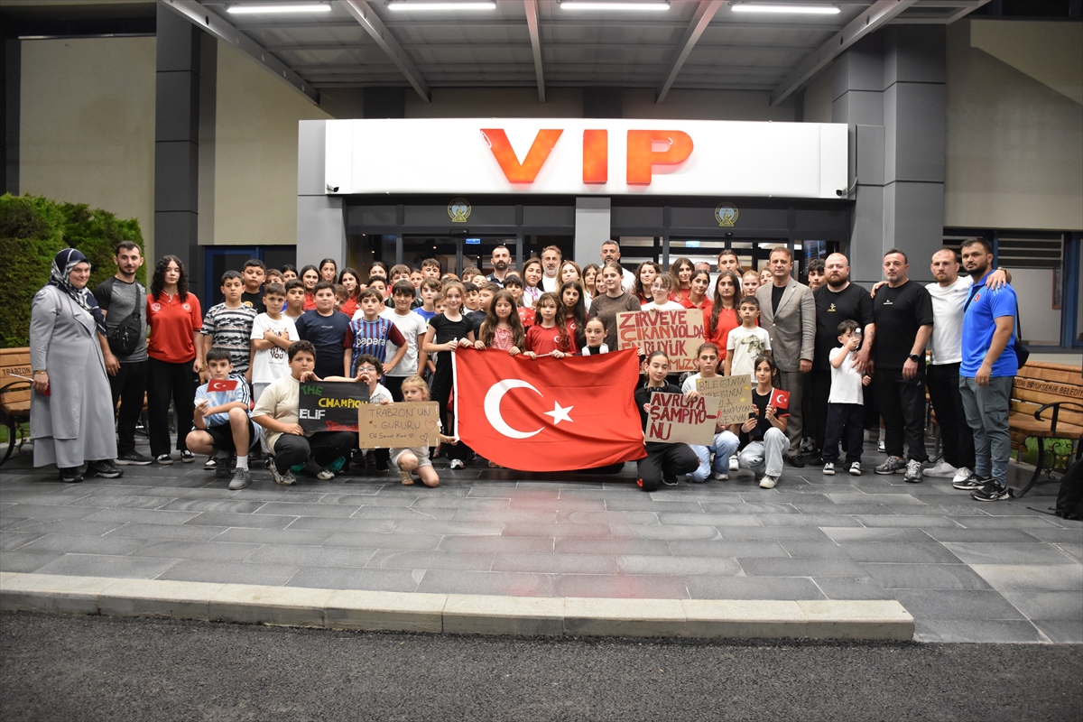 Milli güreşçiler Kuzey Makedonya'da biri altın iki madalya kazandı