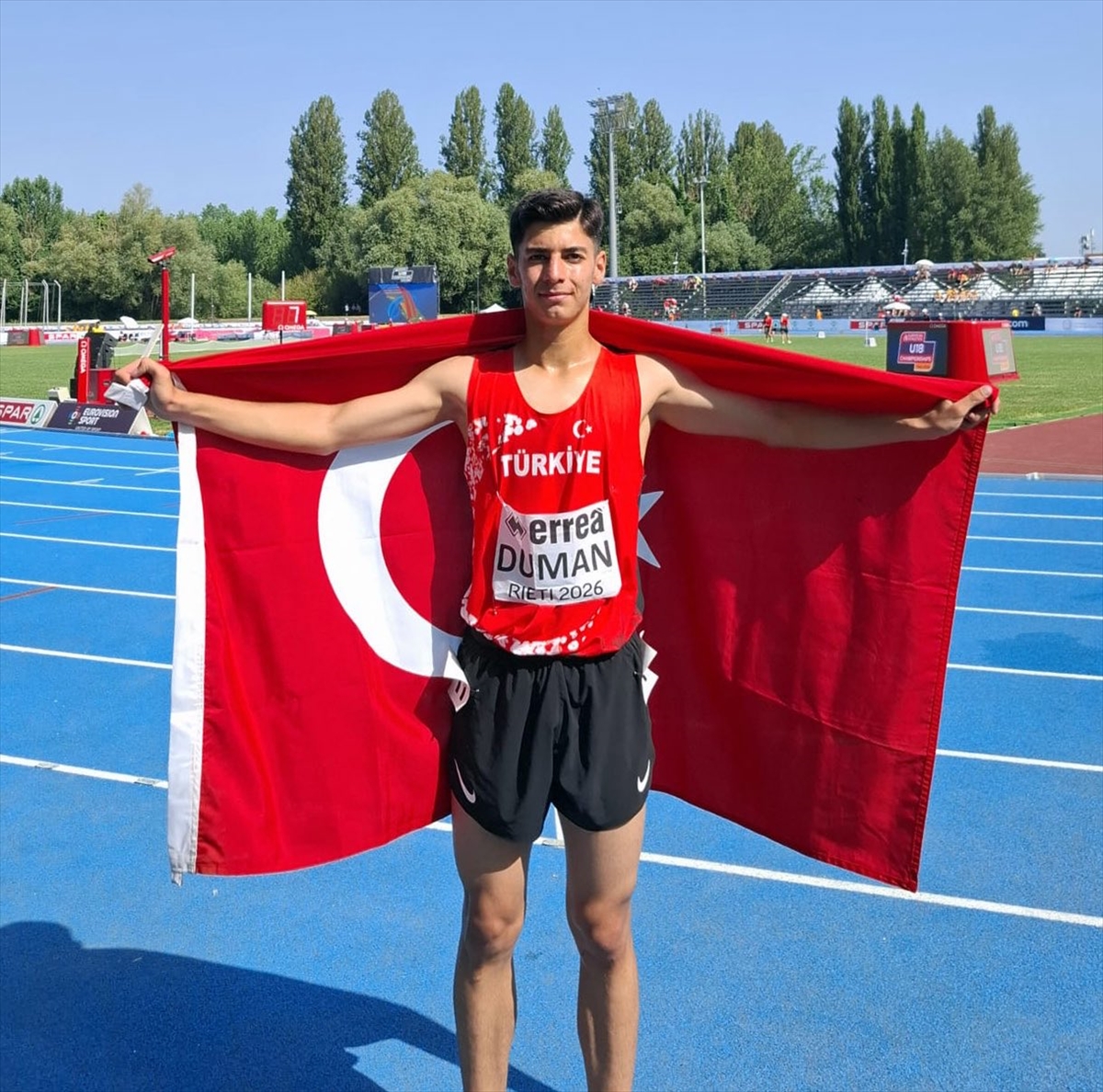 Milli atlet Yunus Emre Civelek, Avrupa'da Türkiye rekoru kırarak şampiyon oldu
