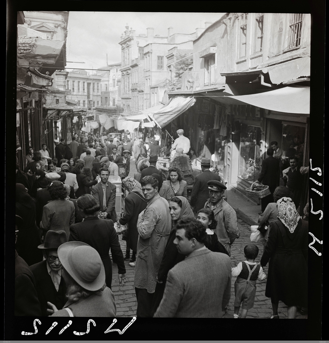 İsveçli fotoğrafçının 79 yıl önce çektiği İstanbul fotoğrafları AA'nın görsel arşivine kazandırıldı