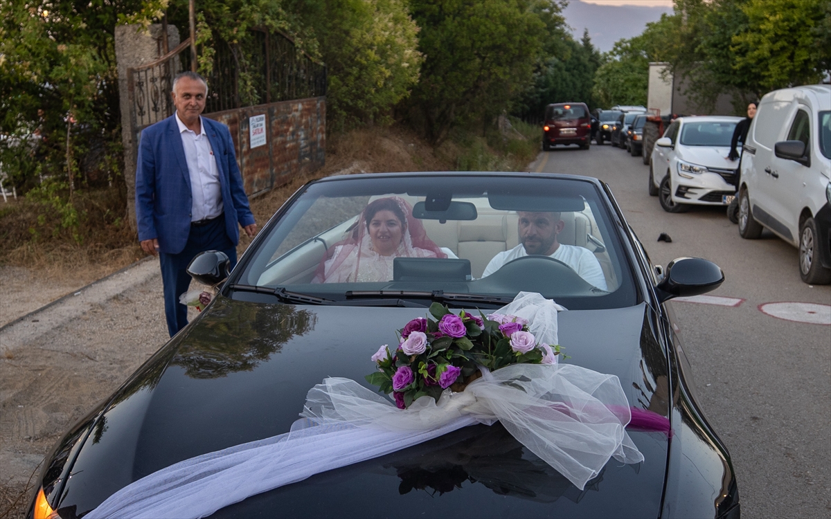 Sakarya'da zihinsel ve bedensel engelli Merve'nin gelinlik giyme hayali gerçek oldu 