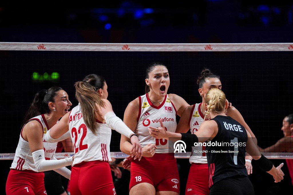 FIVB Kadınlar Milletler Ligi'nde Türkiye Yarı Finalde 