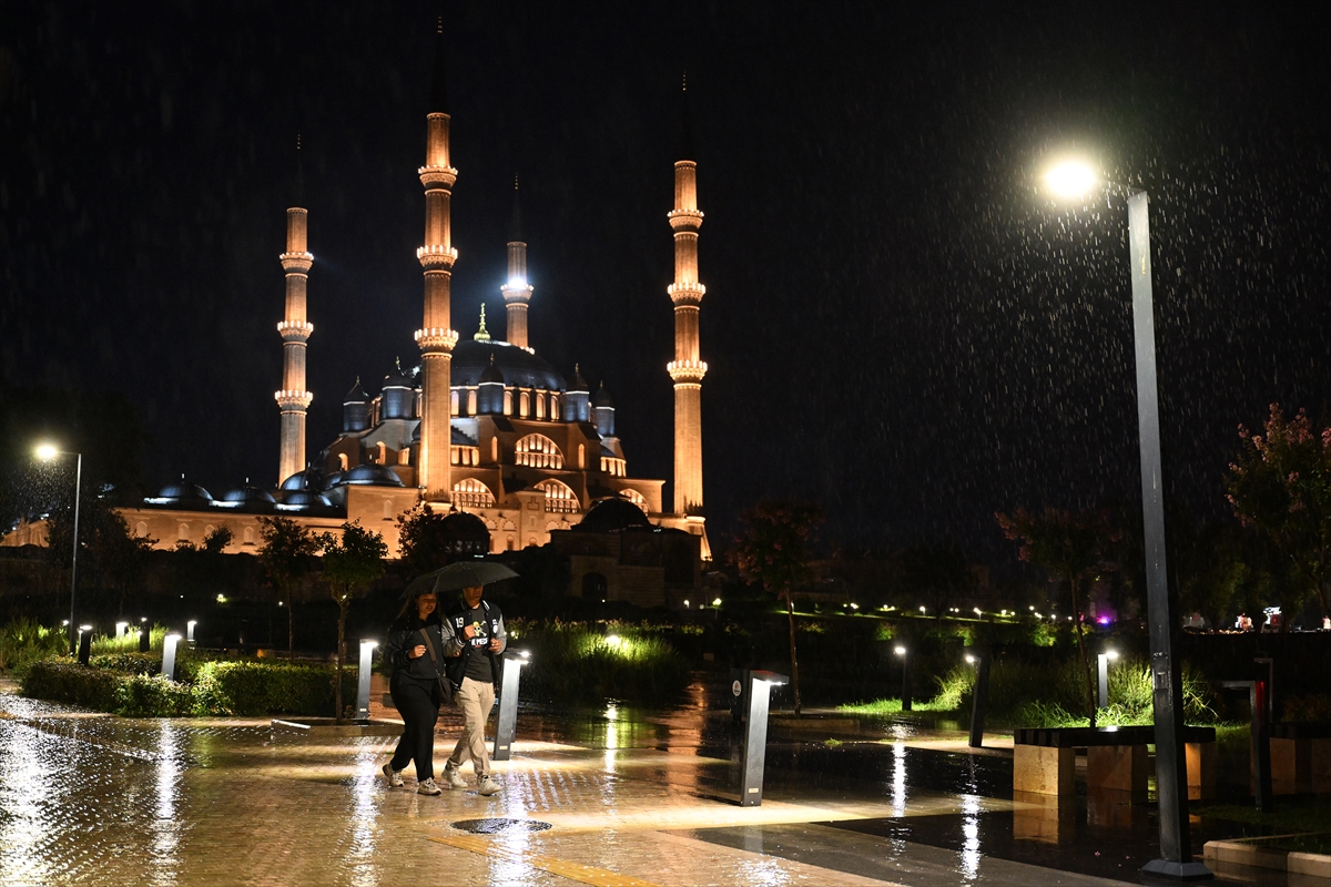 Edirne'de sağanak etkili oldu