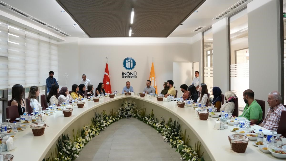 İnönü Üniversitesi'ndeki Türkçe Yaz Okulu kapanış etkinliğiyle tamamlandı
