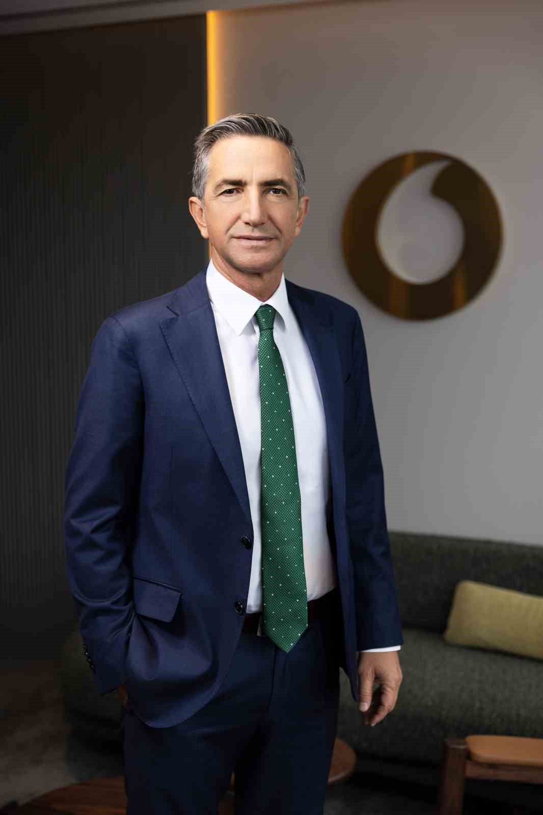 Vodafone CEO'su Aksoy: Kadın Voleybol Takımının şampiyonluğu hepimizin gururu