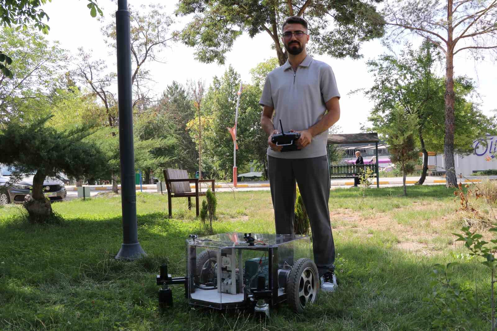 Sivas'ta geliştirilen yapay zeka destekli tarım robotu kene riskini ortadan kaldırıyor