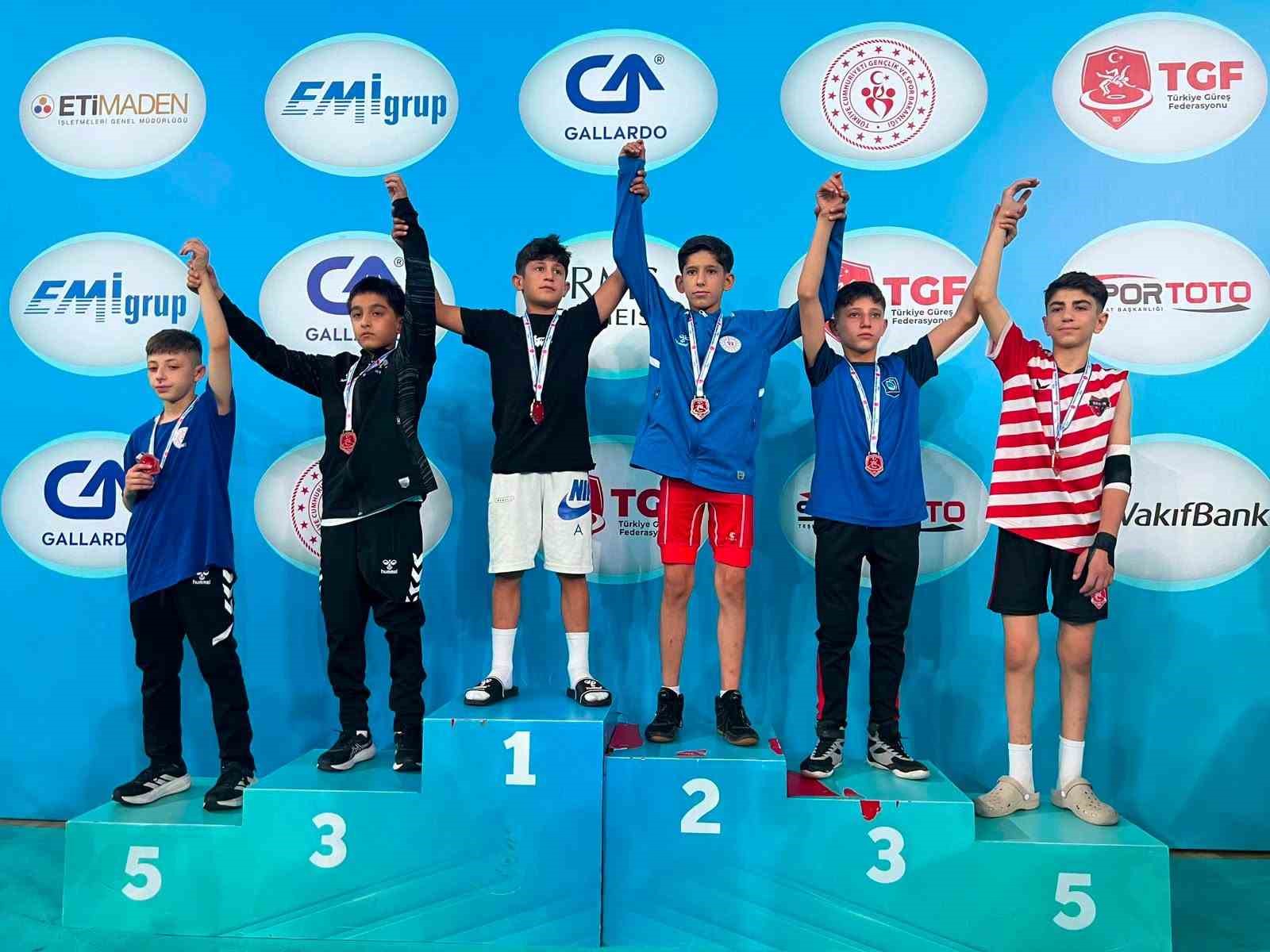 Malatya U14 Greko-Romen Takımı Türkiye şampiyonluğunu elde etti