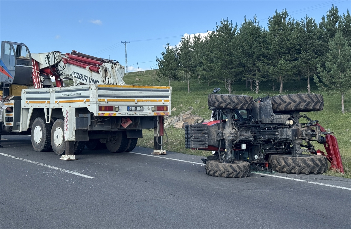 Ardahan'da traktör devrildi, sürücü yaralandı