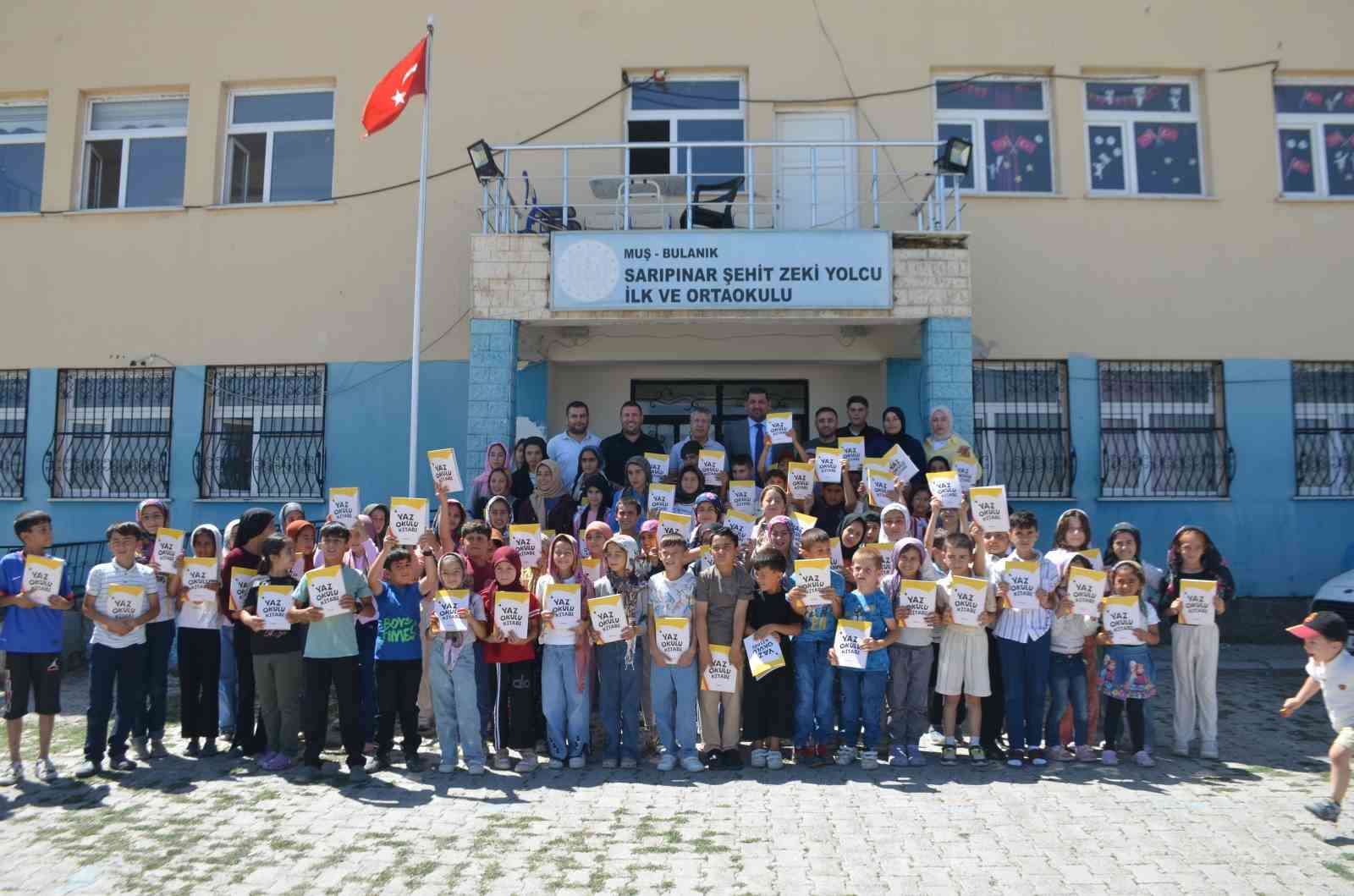 Bulanık'ta TÜGVA yaz okulları rekor katılım hedefledi: 2500 öğrenci yazı eğitimle geçiriyor