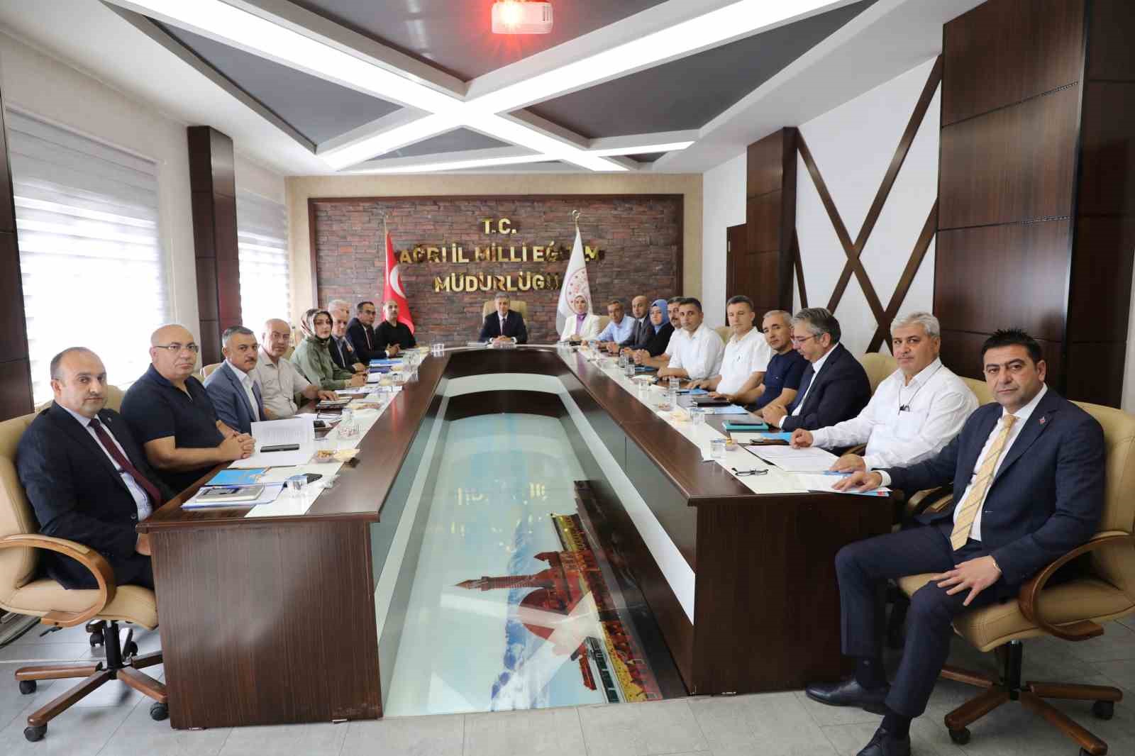 Ağrı'da 2026-2027 eğitim yılı için kapsamlı hazırlık toplantısı