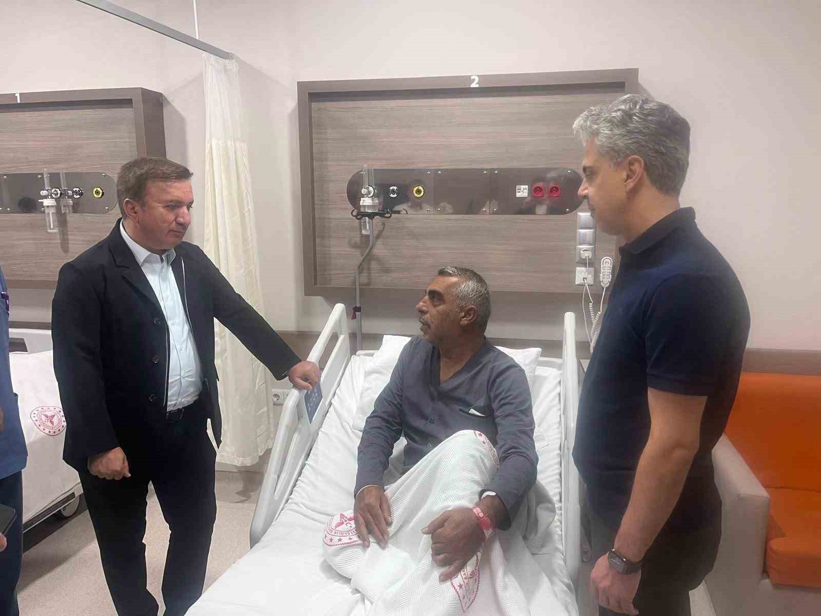 Erzincan Valisi Kargın Belediye Başkanı'nı hastanede ziyaret etti