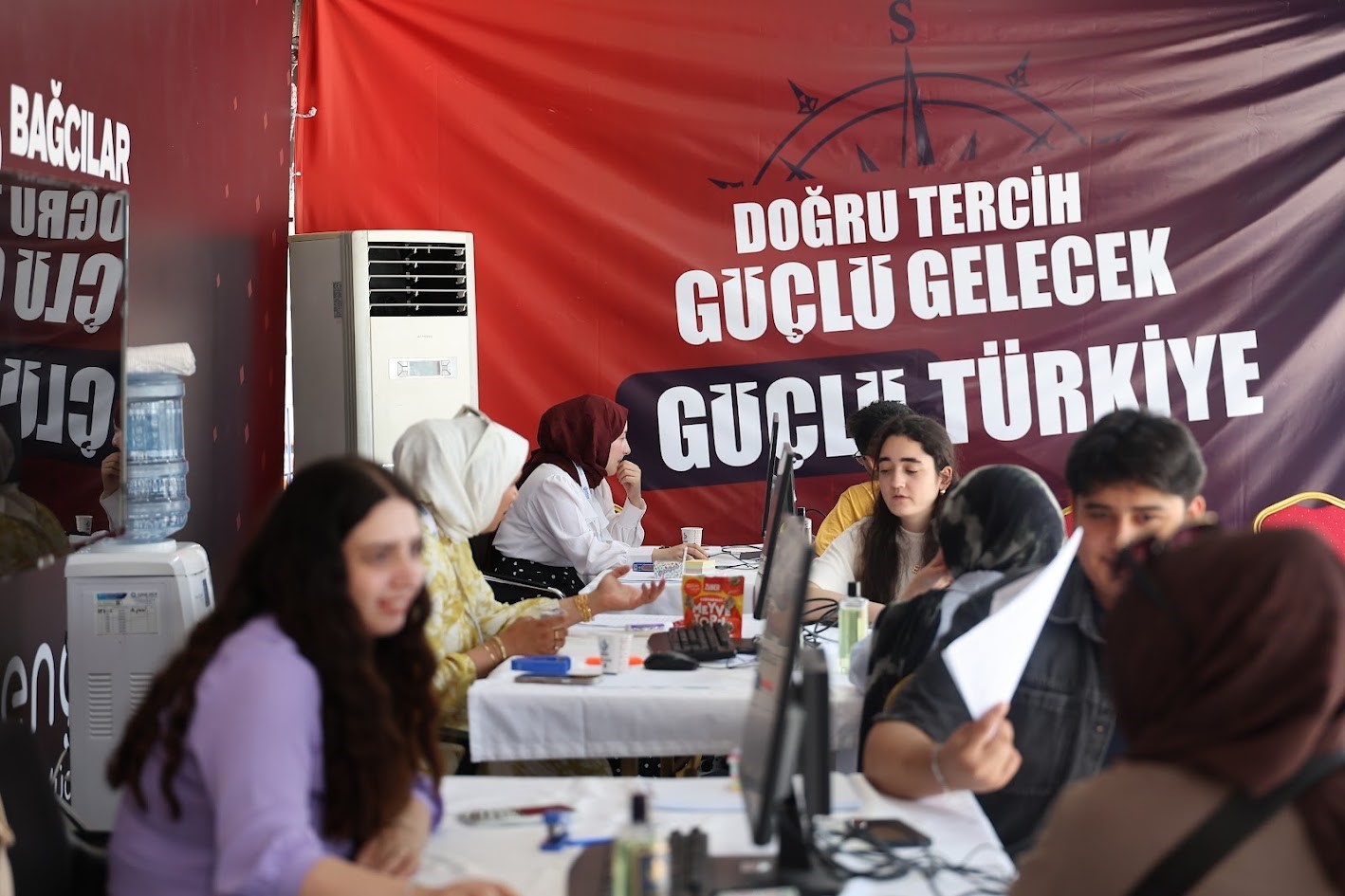 Bağcılar Belediyesi YKS adaylarına ücretsiz tercih rehberliği sunuyor