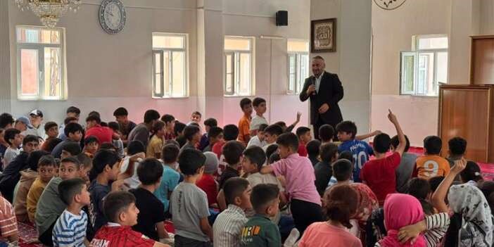 Hakkari'de öğrencilere Peygamber'in aile hayatı anlatıldı