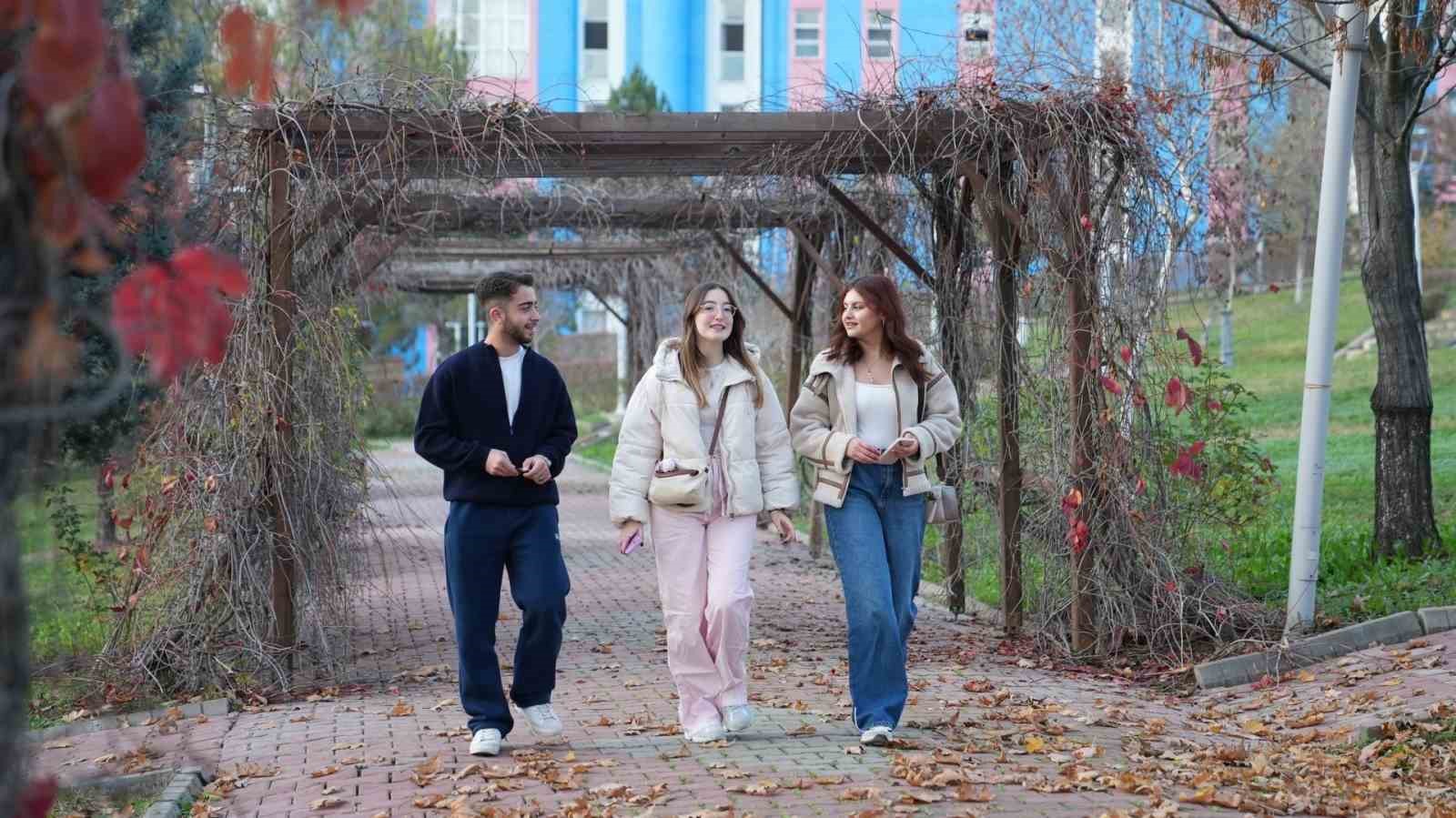 Karabük Üniversitesi YKS 2025'te yüzde 102,6 doluluk oranıyla rekor kırdı