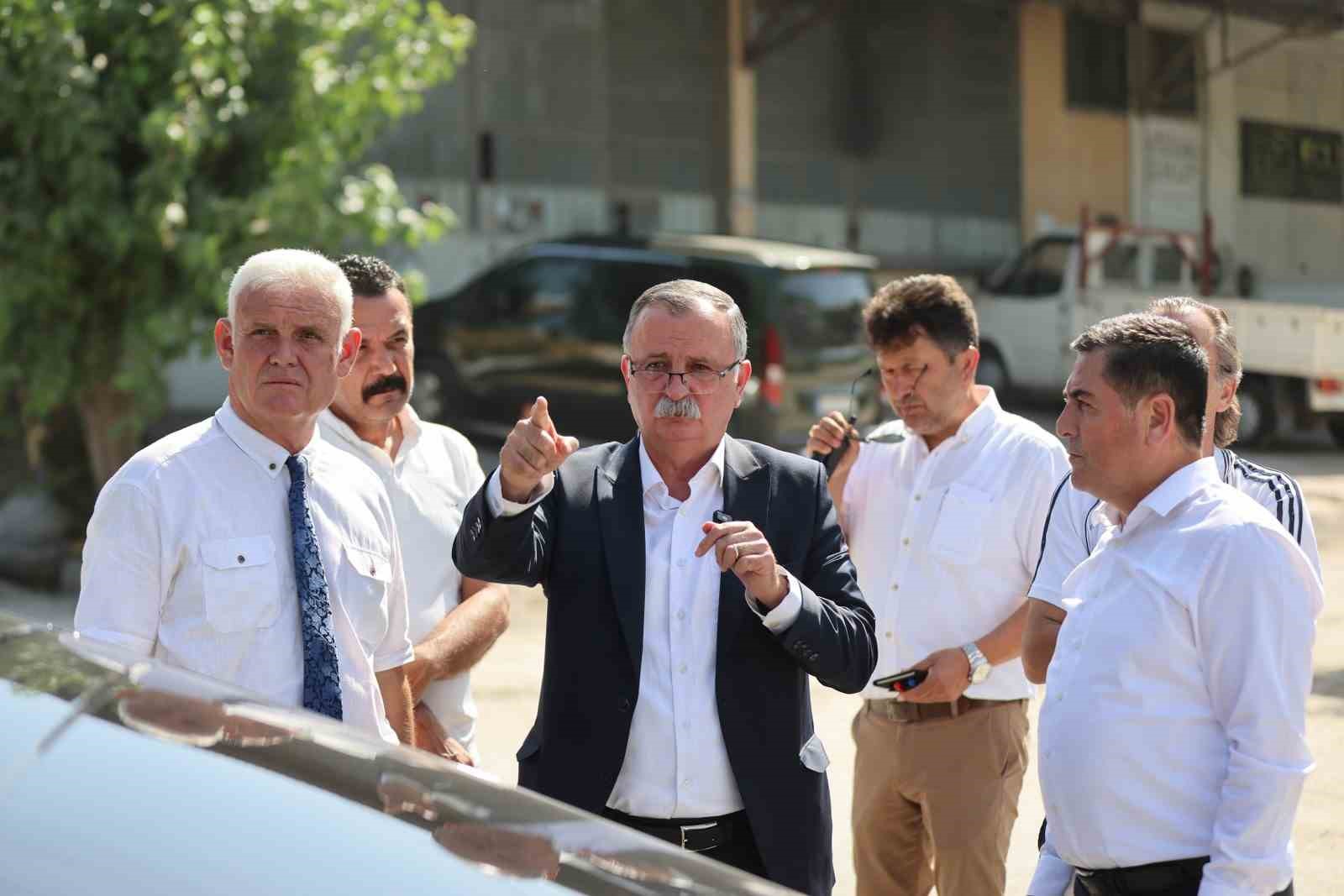 Yunusemre Başkanı Balaban sanayi sitesinde esnafla buluştu