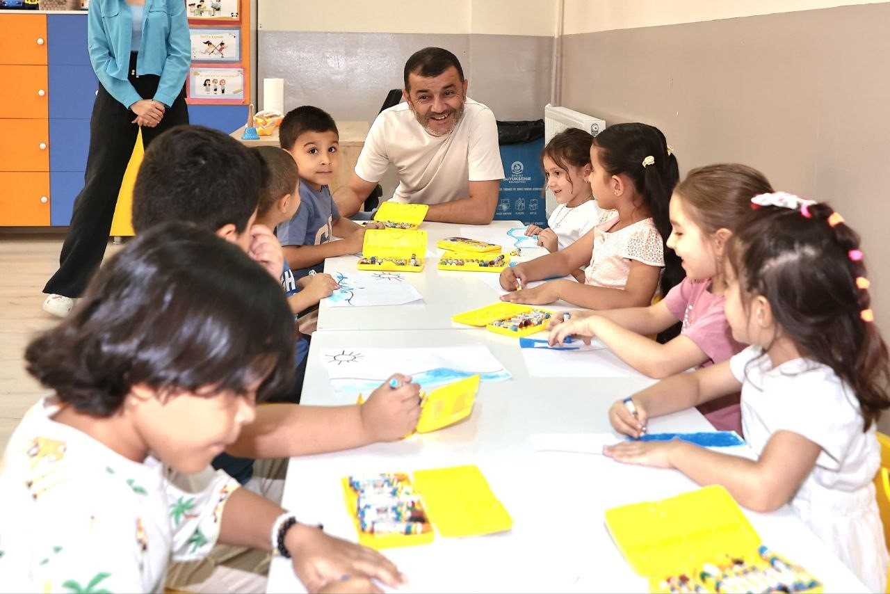 Çavuşoğlu Aktepe'deki yaz eğitim ve sosyal faaliyetlerini yerinde denetledi
