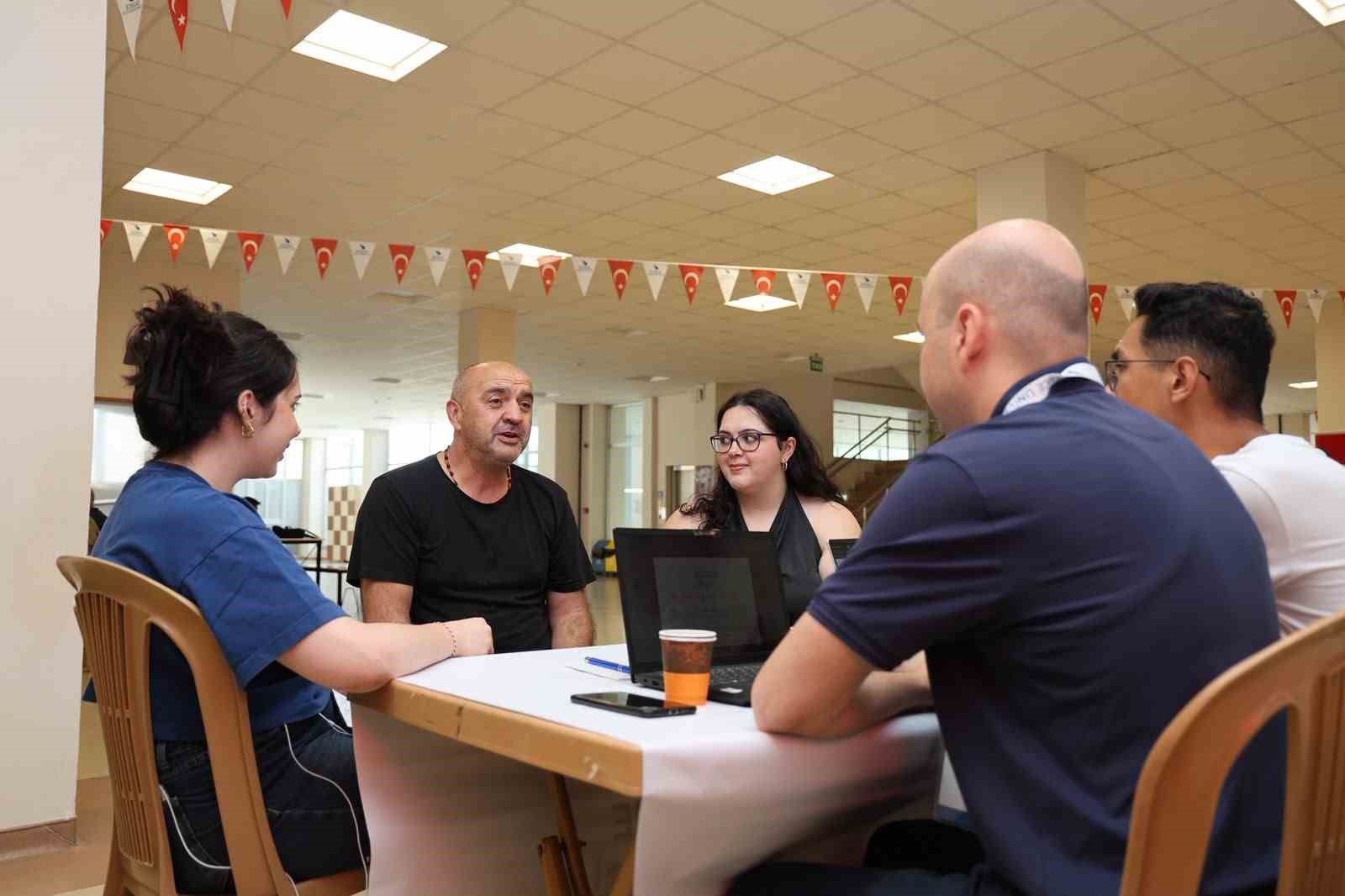 Düzce Üniversitesi tercih döneminde aday öğrencileri ağırlıyor