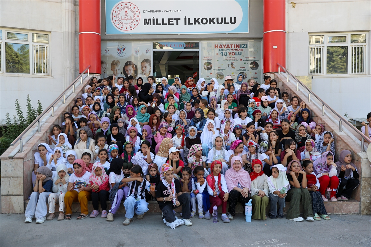 Diyarbakır'da gençlik vakfı yaz okulu 