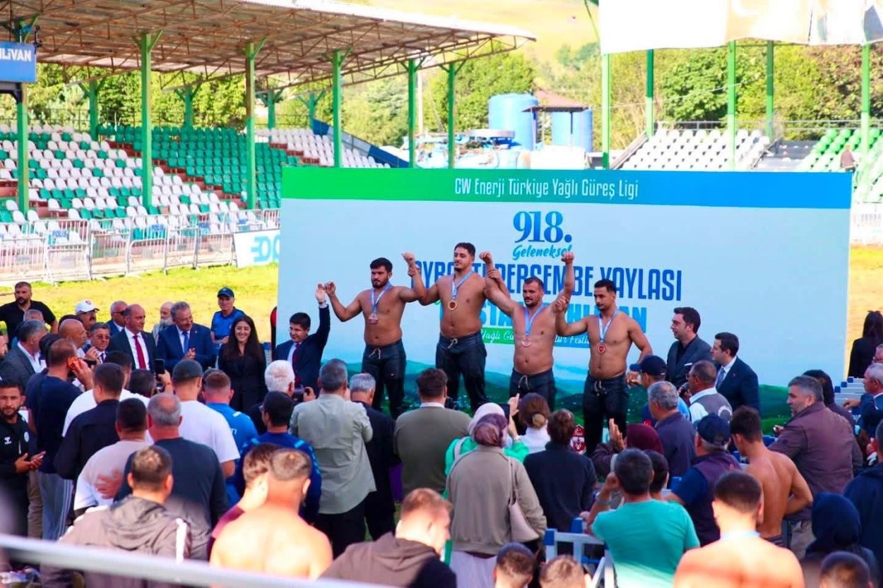 Erkan Taş, 918 yıllık Aybastı Perşembe Yaylası Güreşleri'nde başpehlivan seçildi