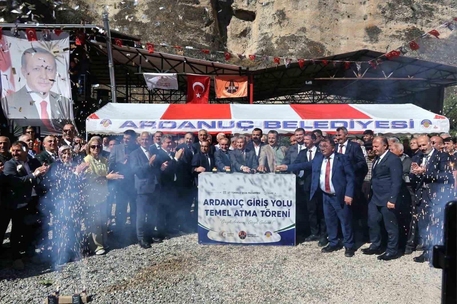 Ardanuç'a 200 milyon liralık modern giriş yolu inşa edilecek