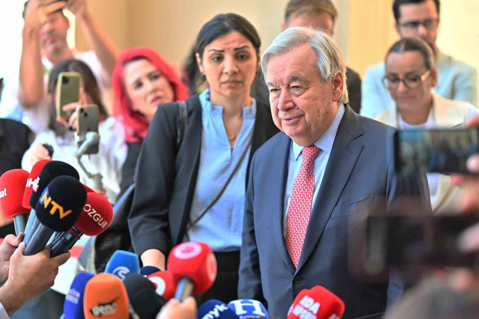 Guterres Kıbrıs'ta iki lider ile yapıcı görüşmeleri tamamladı